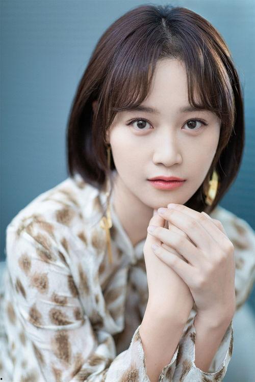 吃瓜系统文娱乐圈女主叫什么,娱乐圈女主的神秘身份大揭秘