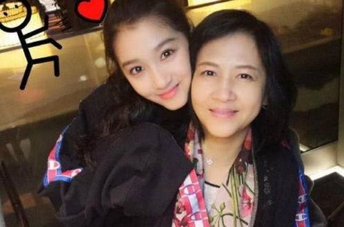 关晓彤妈妈最新爆料,揭秘女儿成长背后的故事